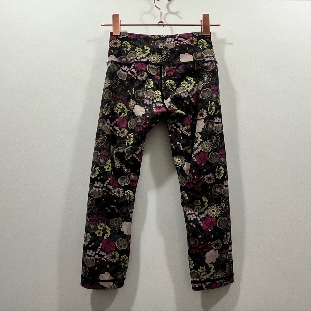 LULULEMON Wunder Under Crop Mid-Rise 21" Fluorolace Multi - Picture 6 of 8